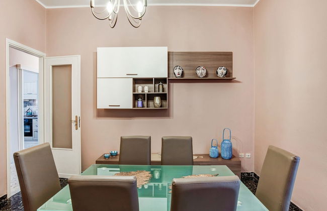 City Apartment w/ Balcony - Foto 19