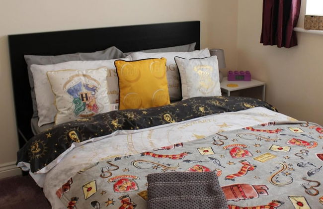 3 Bed Lego Themed Home - Sleeps 6 - Wifi, Parking - Foto 1