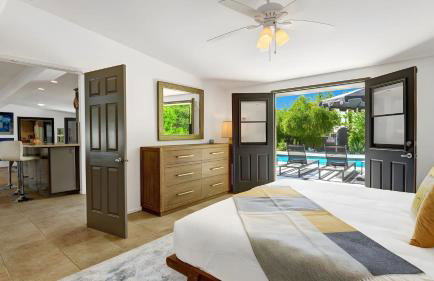 Modern Oasis w/ Pool, Patio Lounge, & Mountain Views Palo Verde by Avantstay - Foto 27