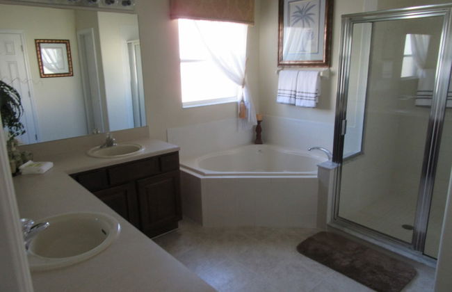 R1 Glenbrook 5 bed / 4 Bath - Foto 9