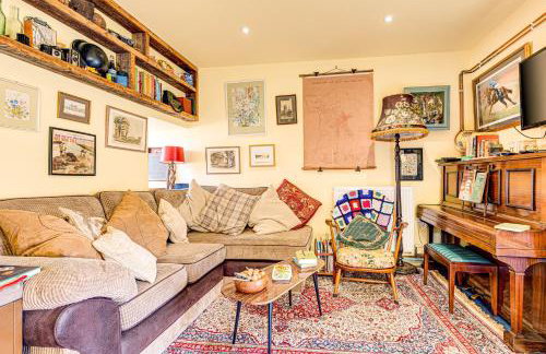 Family Country Cottage With a Private Valley View - Foto 8