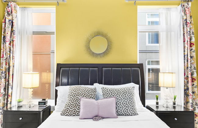 Corner Unit in the Middle of It All - Foto 3