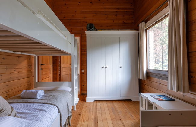 Huswell - Tranquil Retreat Cozy Chalet in the Heart of Urse - Photo 27