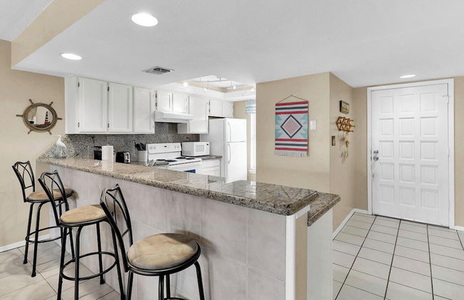 Beachfront Convenience w/o the Beachfront Price! - Foto 9