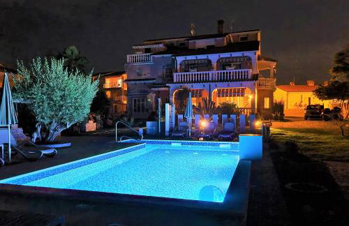 Apartment Villa Engel with Pool - Photo 5