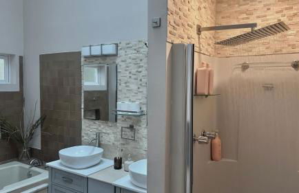 Poconos Modern Chalet I Hot Tub I Home Theater I Fenced Yard I Pet Friendly - Foto 60