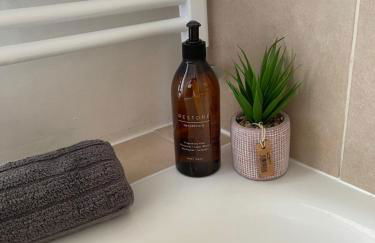 Seaview flat with balcony, spacious 2 bedroom - Foto 10