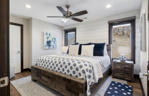 LOTO Pointe, Updated Luxury Home w/ Boat & PWC Slip, Boat Ramp, Firepits, Pool Table & More! - Foto 26