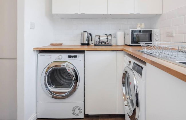 2 Bed Apartment Sleeps 5 - Wifi, Free Parking - Photo 11