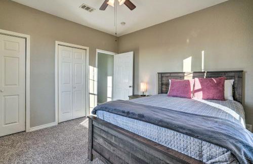 Peaceful Atascosa Home with Balcony and Deck! - Foto 22