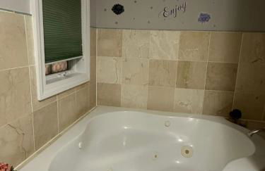 Spacious and Cozy- near T-station-Quiet Neighborhood! - Foto 18