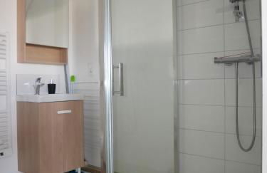 Studio lumineux avec terrasse - Photo 16