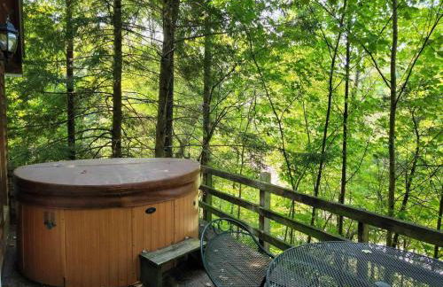 Hot Tub & WiFi - Hidden Chalet Red River Gorge KY - Foto 3