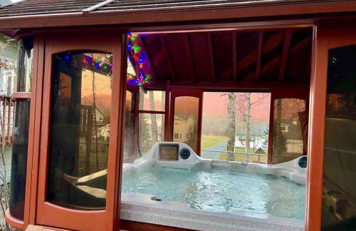 Hot Tub Stunning Mountain Views 2 kitchens 4 bedroom 2 bathroom - Foto 20