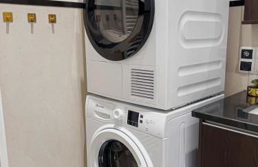 Erstklassiges Ferienapartment Citynah mit 1 Schlafzimmer - WiFi, TV, Küchenzeile, Waschmaschine&Trockner - Foto 28