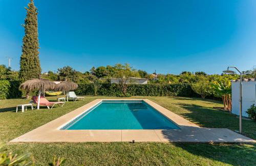 Villa con piscina cerca de la playa - Photo 20