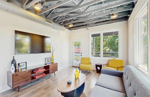 Walkable Gem! Dtwn Chattanooga Base with Balcony - Foto 5