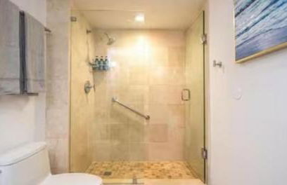 Modern Condo by the Beach, Water Taxi Stop, Prime Location! - Foto 12