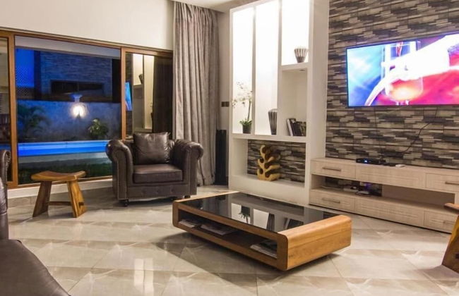 Stay.Plus Diani Luxurious Villa - Foto 3