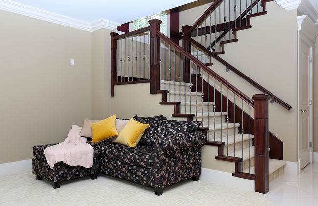 Grand 4 Bedroom Vacation House near Vancouver Downtown - Photo 31