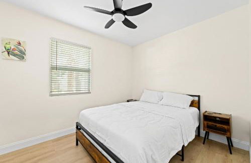 Recently Remodeled + Mins from Beach and Downtown - Foto 3