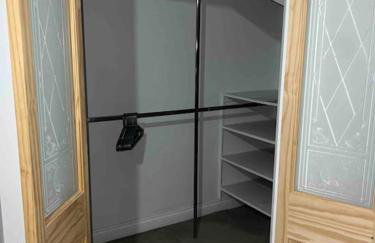 Spacious 15 Guest Home With 9 Beds in Shirley - Photo 9