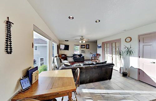 Mtn-View Retreat with Hot Tub and Deck in Sebastopol - Foto 7