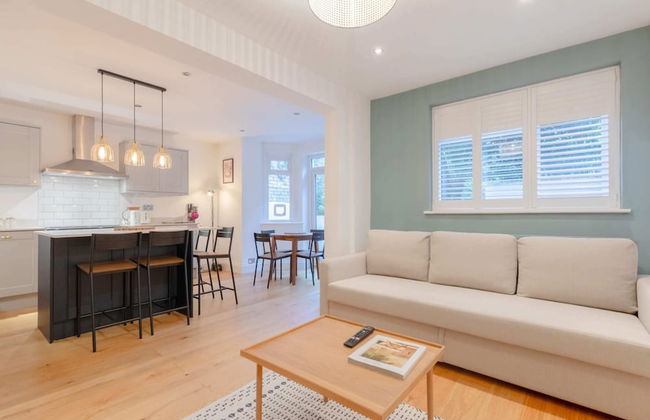 Newly Refurbished 2BD Flat - Wimbledon Village! - Foto 17