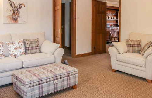 Court Farm - Photo 5