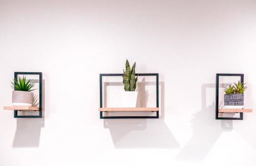 Spacious Disneyland Retreat for 12 wGame Room, Pool Table, King Bed & EV-Friendly - Foto 34