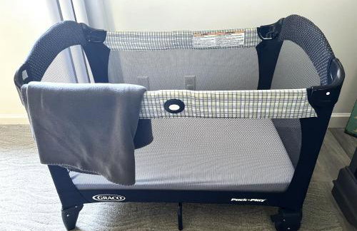 Private Lower Level Suite in Home-Sep Entrance! - Foto 57