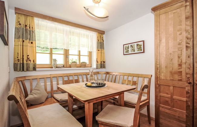 Beim Holzschnitzer - Foto 4