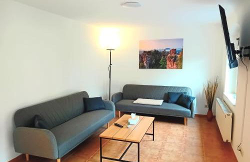 Seyfarthrooms - Ferienwohnung Zum Dorfladen Rathen - zentrale Lage mit direkter Anbindung an das Wanderwegenetz, moderne Inneneinrichtung - Foto 1