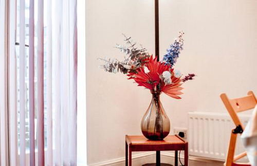 Cosy Wimbledon 4 Bed Home With Garden & Driveway Parking - Foto 24