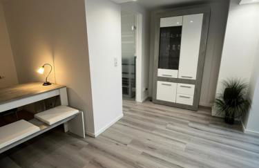 Frisch Renovierte Souterrain Wohnung - Foto 9