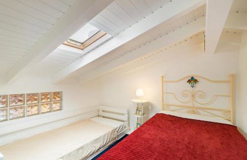 The Old House with Heated Pool, BBQ, Fireplace - Photo 10