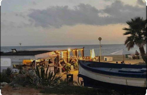 Casa familiar en la playa con piscina - Foto 51