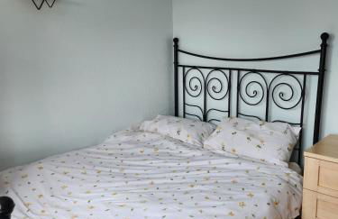 Spacious, 3 double bedroomed, free parking, 9 mins Elland Rd, nr Leeds City Centre - Foto 17