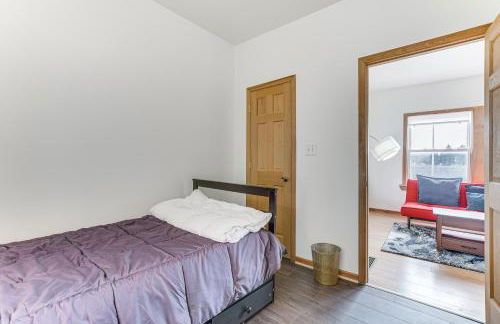 Pet Friendly 8 Mi to Chicago - Fenced Backyard! - Foto 13