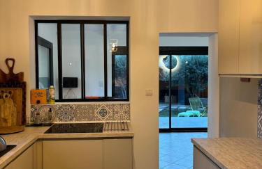 Villa Soleil Piscine Jacuzzi Pétanque Espace bbq billard et salons extérieurs - Foto 24