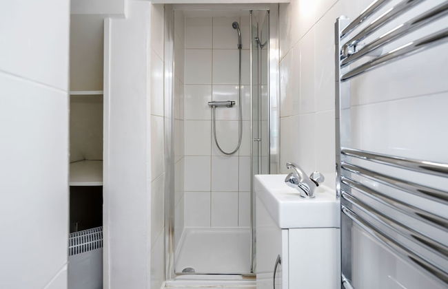 Charming 1-bed Basement Apartment in Lewisham - Foto 16