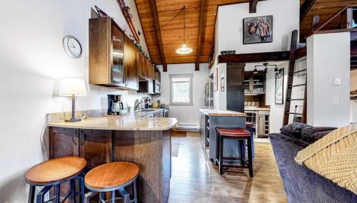 Cozy Condo Scenic Balcony Adjacent Golf Course - Foto 2