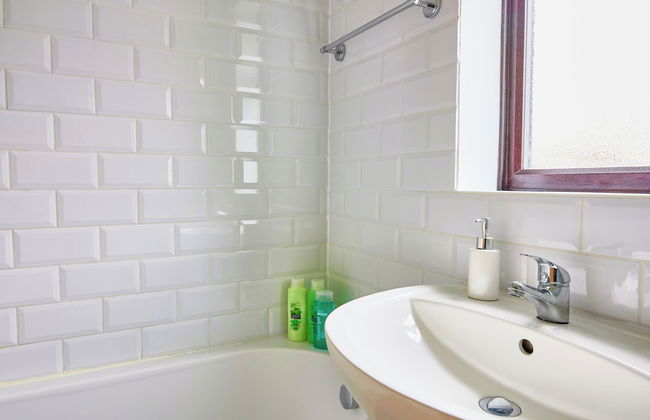 Bluebirds Cottage Light Airy 2BD Bourton - Photo 16