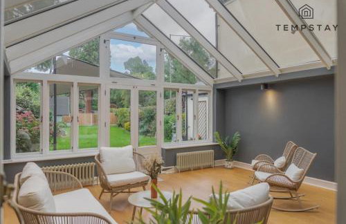 Cosy Family Home Near Thorpe Park & Legoland - Foto 1