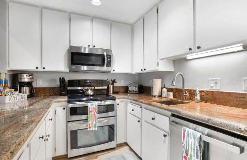 Alpine Escape: Tahoe Oasis Steps from Lake - Foto 8