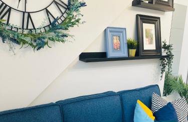 Luxury Self-Contained Studio Apartment near QE Hospital R1 - Photo 13