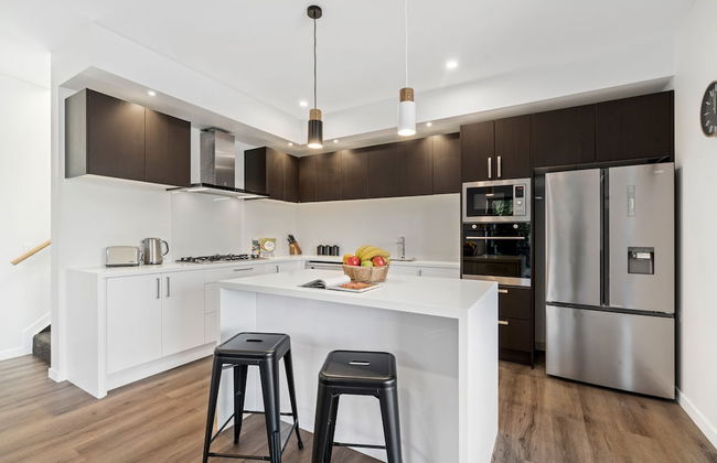 A LUCKIE CHARM - 5-BEDROOM TOWNHOUSE - Foto 11