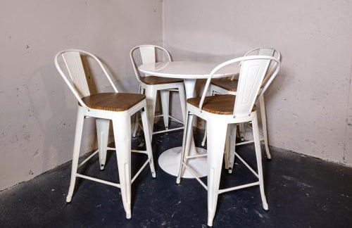 LUX - Downtown Oasis - Pool Table! Free Parking! - Foto 38