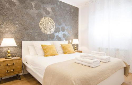 Bright Stylish 2BD 2BTH - CITY CENTRE - Photo 18