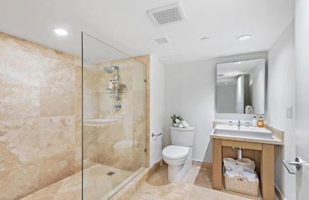 Oceanview Private Condo at 1 Hotel & Homes -904 - Photo 33